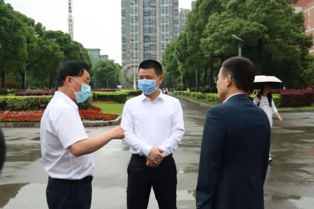 药厂客场逼平拜仁保不败  
